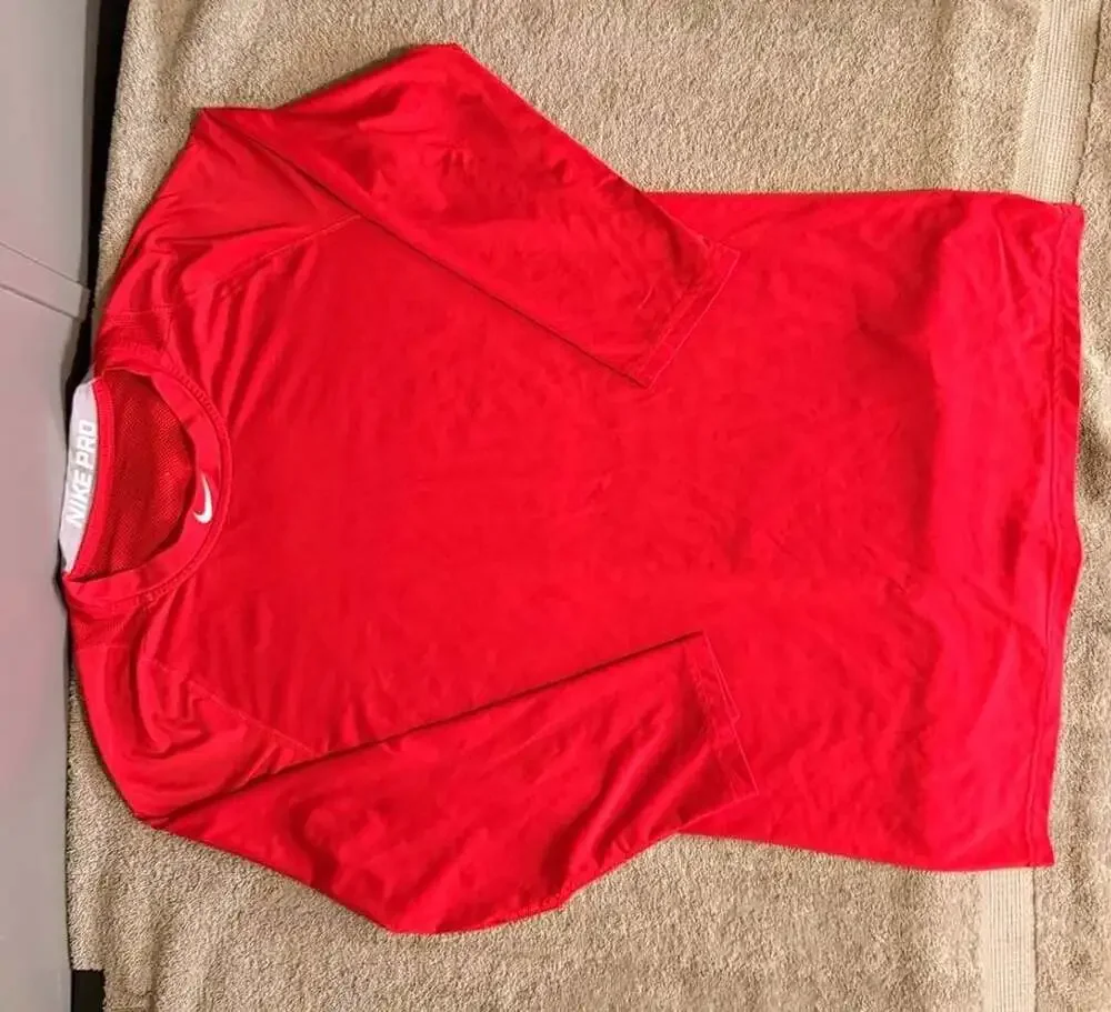Nike Dri-Fit Pro Slim Fit Size M Red Long Sleeve Athletic Shirt